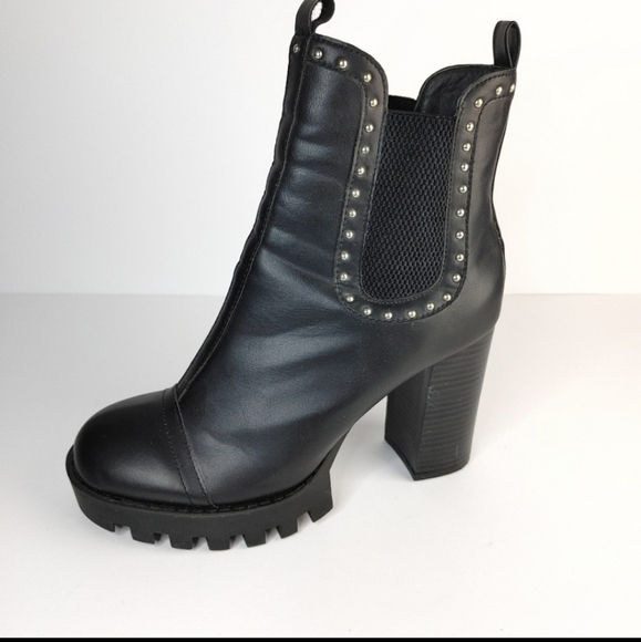 Black ankle boots with silver studs - Picture 5 of 8
